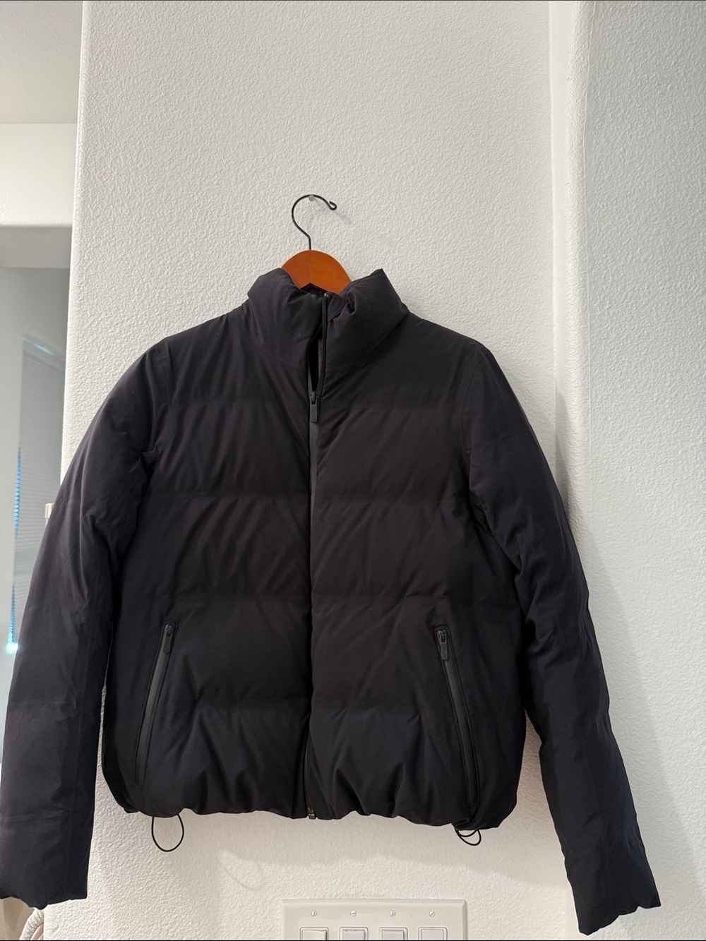 Lululemon Black Down Puffer Jacket - Size 6 / Like New!